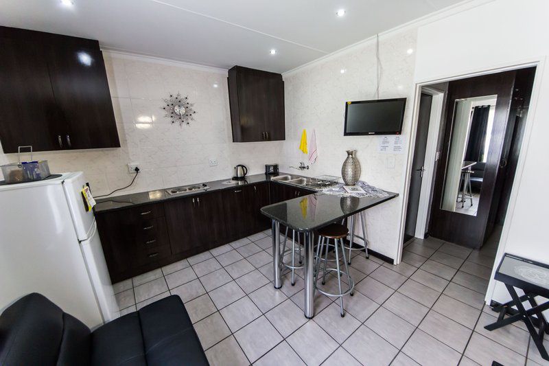 Janmar Guest House Langenhoven Park Bloemfontein Free State South Africa Unsaturated, Kitchen