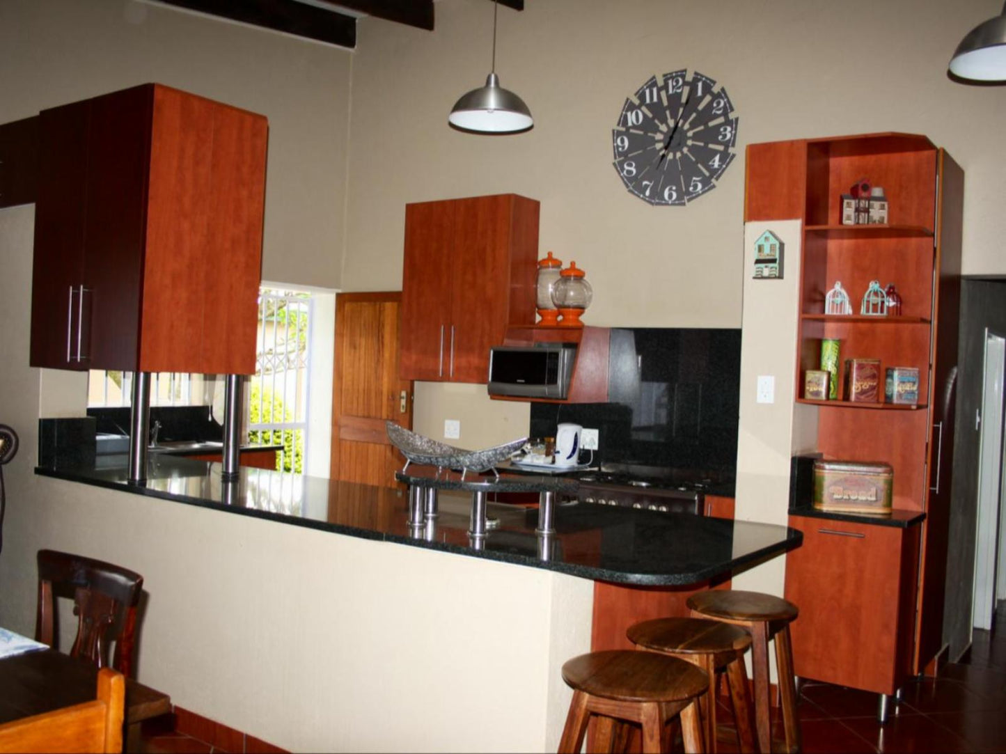 Jelani 4-Bedroom Family Home @ Jelani Guest House