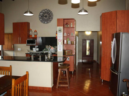 Jelani 4-Bedroom Family Home @ Jelani Guest House