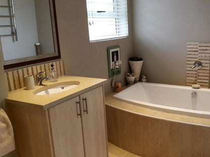 Jenvey House Self Catering Apartments Summerstrand Port Elizabeth Eastern Cape South Africa Bathroom