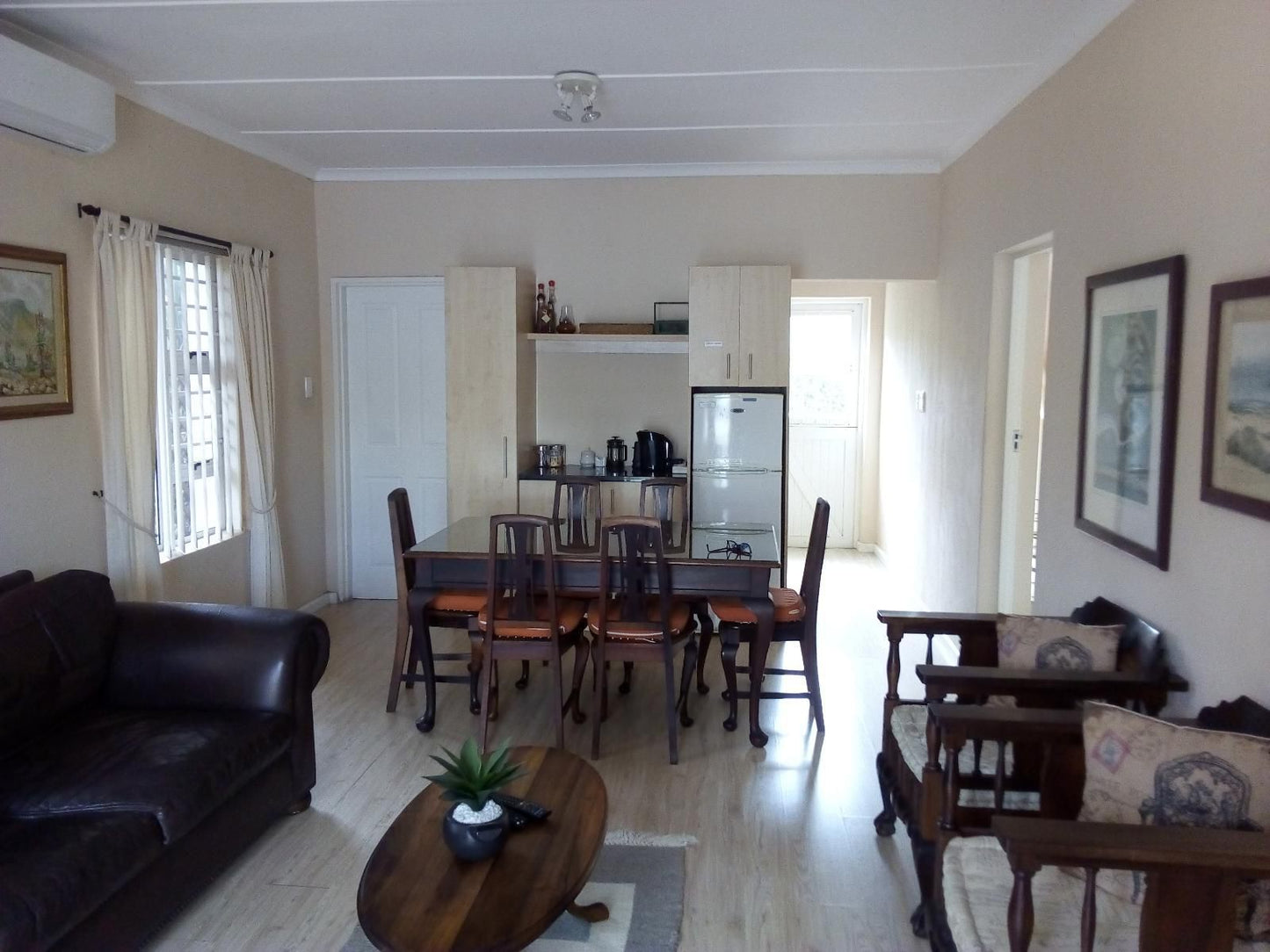 Jenvey House Self Catering Apartments Summerstrand Port Elizabeth Eastern Cape South Africa Unsaturated, Living Room