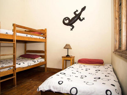 5 Beds in Room with shared bathroom @ Jikeleza Backpackers