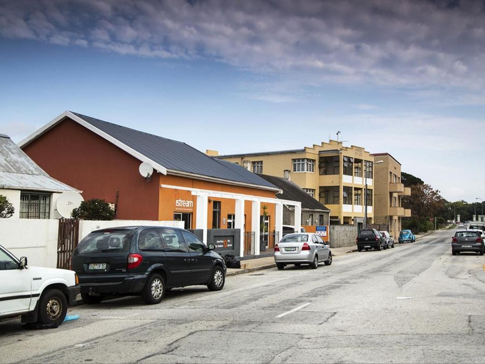 Jikeleza Backpackers Central Port Elizabeth Eastern Cape South Africa House, Building, Architecture, Window, Street, Car, Vehicle