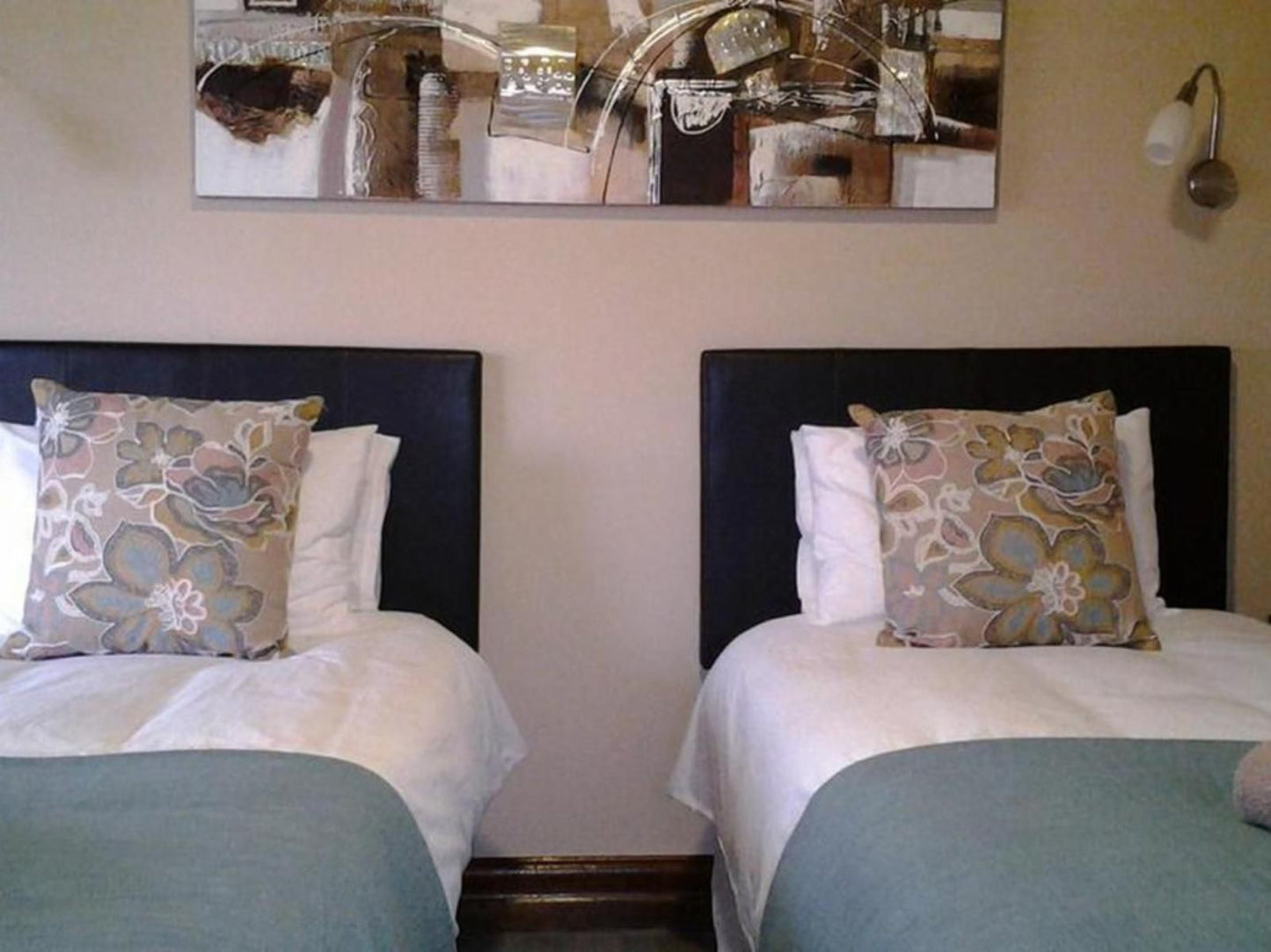 Jock Of The Bushveld Chalets, Room 2, Bedroom