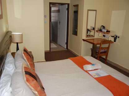 Room 9 - Double Room @ Journey's Inn Africa