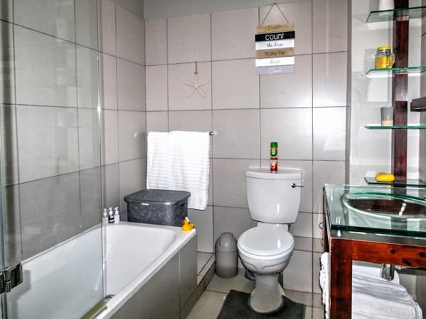Jozistay Jackal Creek Apartments Honeydew Johannesburg Gauteng South Africa Selective Color, Bathroom