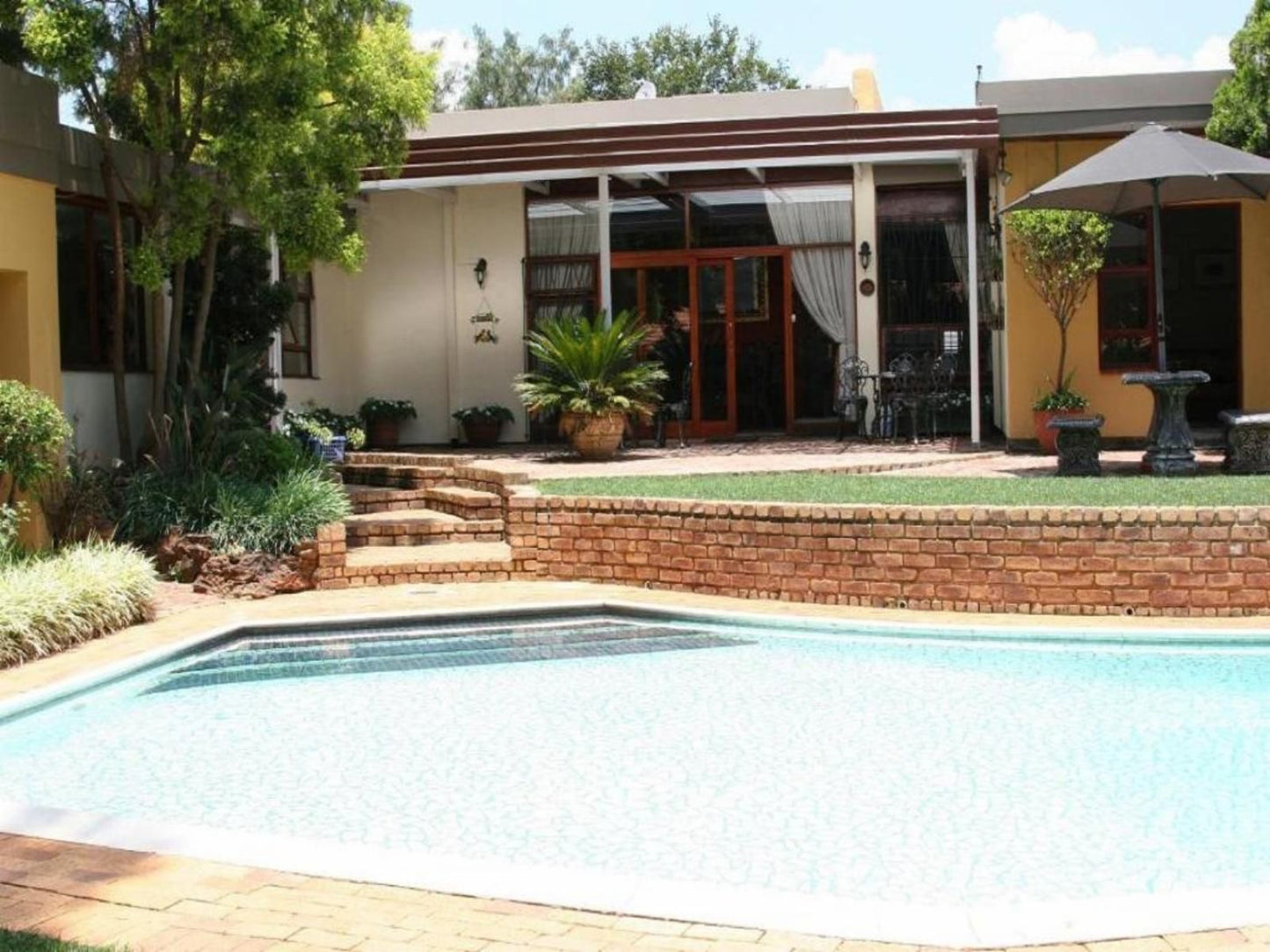 Jubilee Lodge Northcliff Johannesburg Gauteng South Africa House, Building, Architecture, Palm Tree, Plant, Nature, Wood, Garden, Swimming Pool