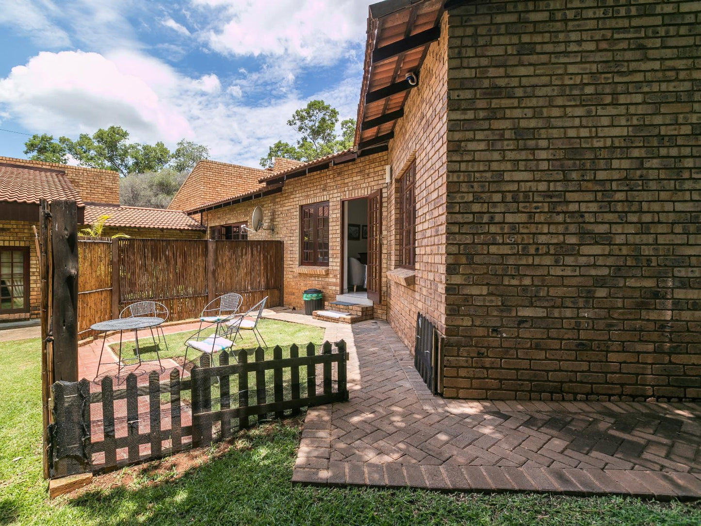 Just Home Apartment Moreleta Park Pretoria Tshwane Gauteng South Africa Cabin, Building, Architecture, House, Brick Texture, Texture