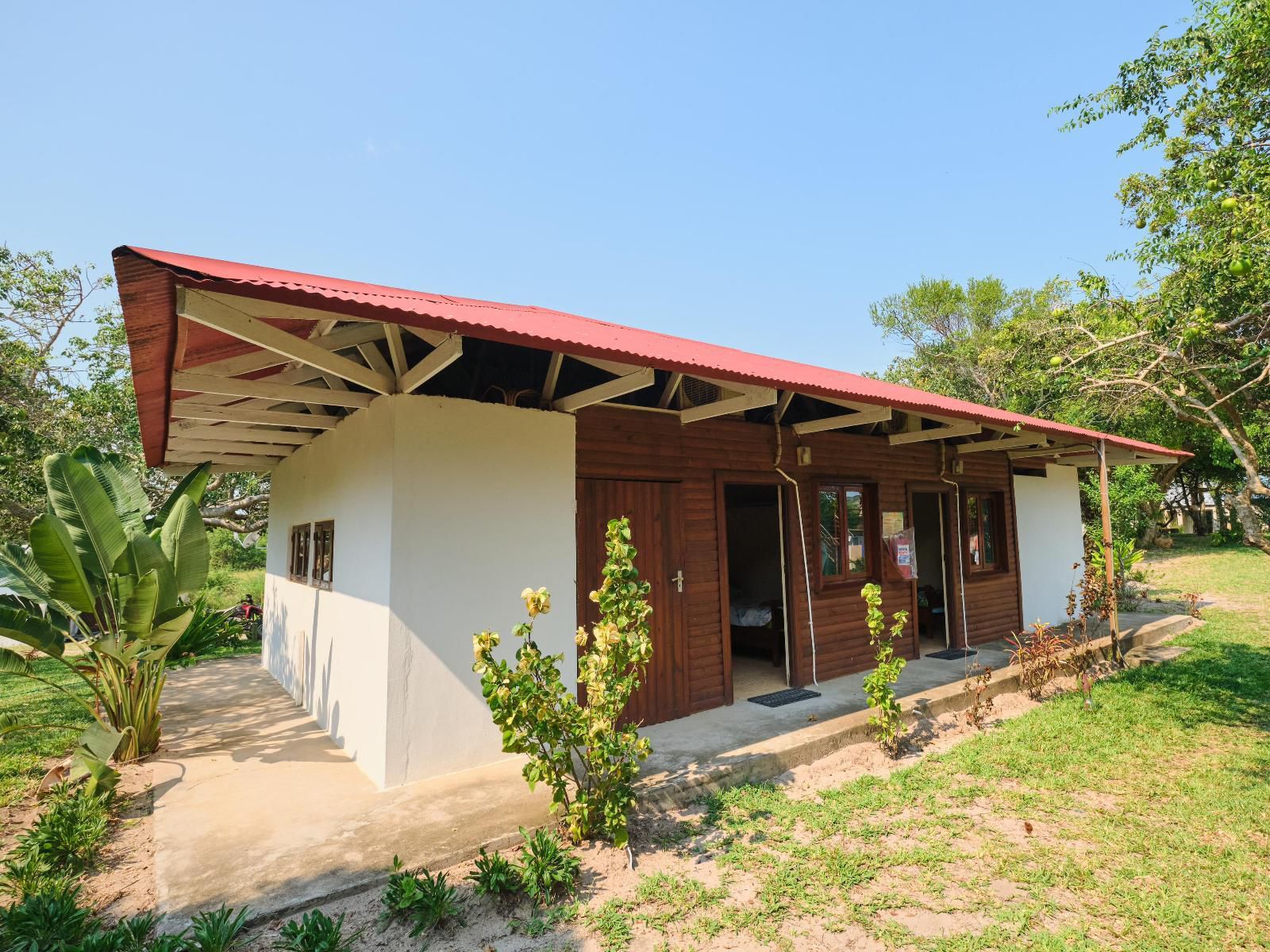 Just In Time Prime Mozambique Holiday Resort, Double Family Cabin 1, House, Building, Architecture