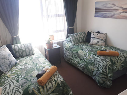 Just Property Helderberg, Golf Beach Luxury SelfCatering Apartment, Bedroom