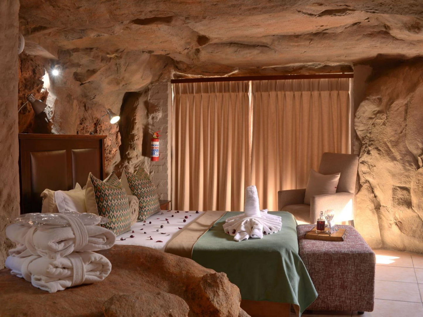 Honeymoon Cave Suite @ Kagga Kamma Nature Reserve