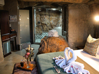 Honeymoon Cave Suite @ Kagga Kamma Nature Reserve