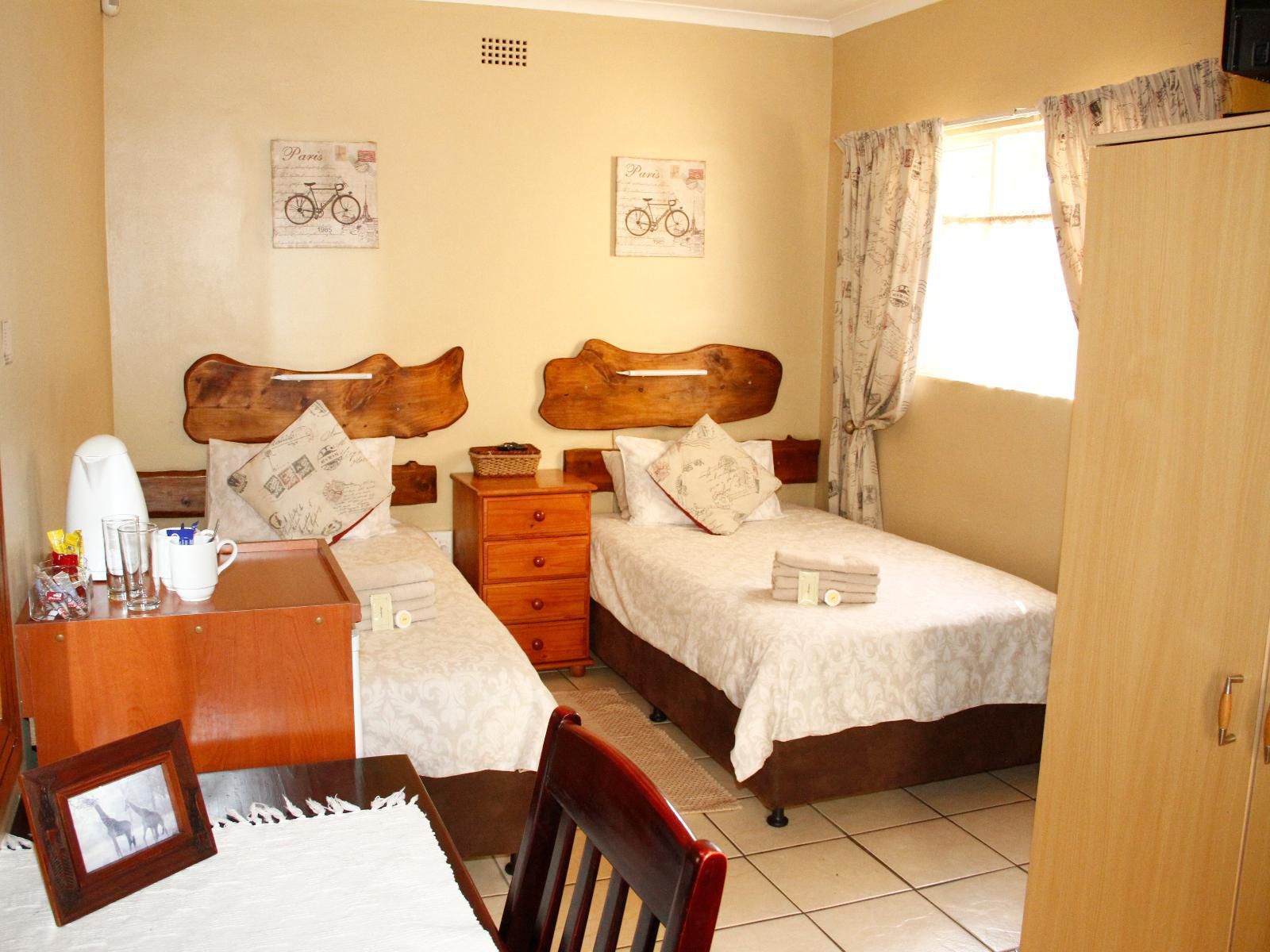 Kalahari Guest House Witbank Emalahleni Mpumalanga South Africa Colorful, Bedroom