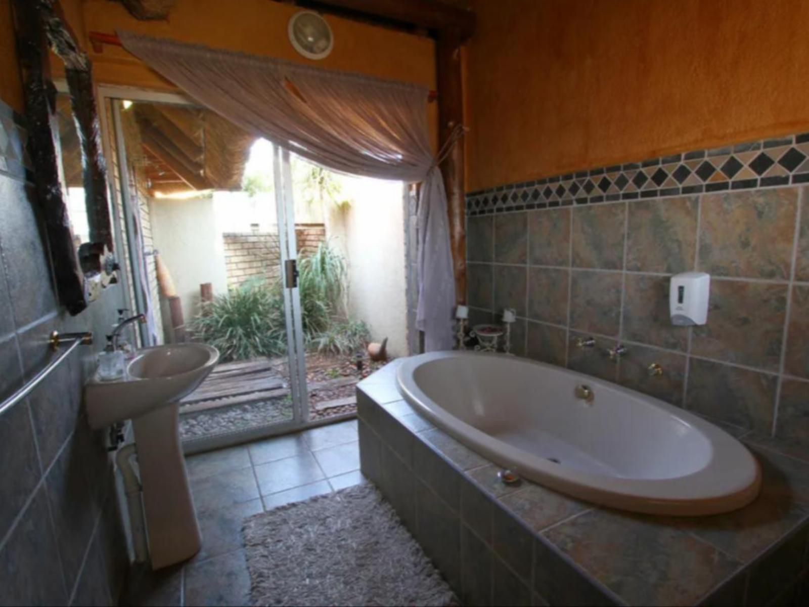 Kuruman Inn Kuruman Northern Cape South Africa Bathroom, Swimming Pool