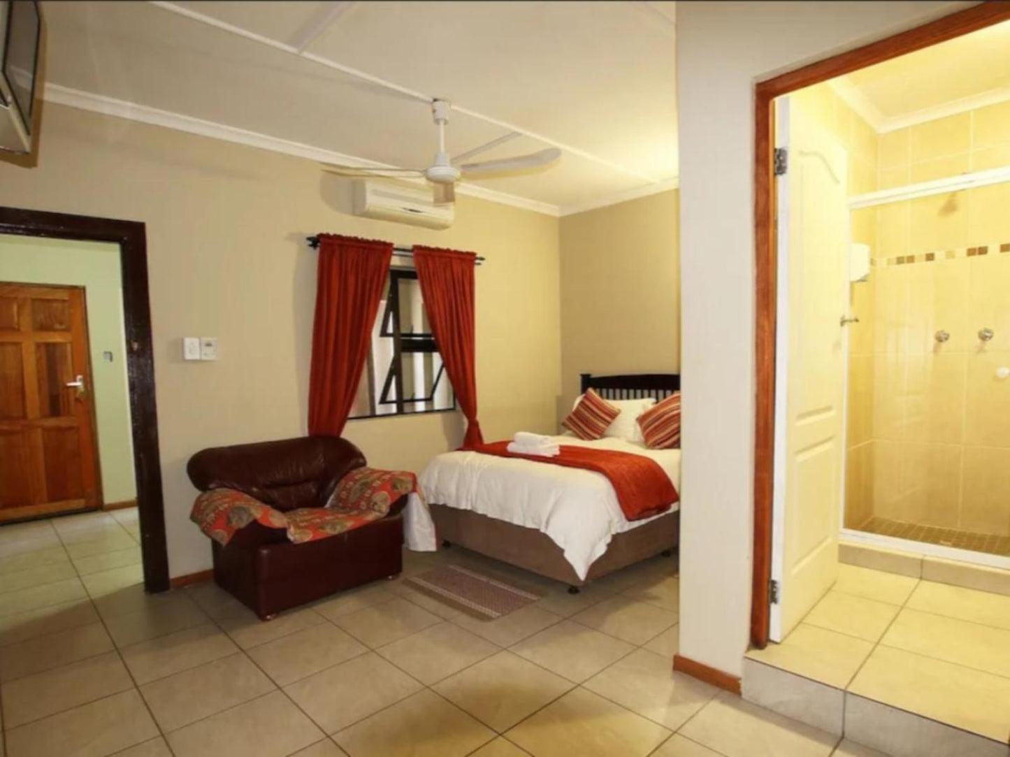 Double Rooms @ Kuruman Inn