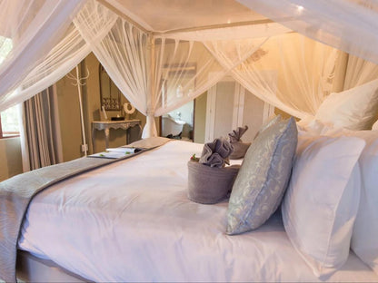 Room 1 - King - Excludes Levies @ Kambaku Safari Lodge Timbavati