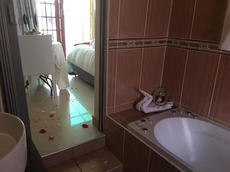 Kamohelong Luxury Accommodation Phuthaditjhaba Free State South Africa Cat, Mammal, Animal, Pet, Bathroom