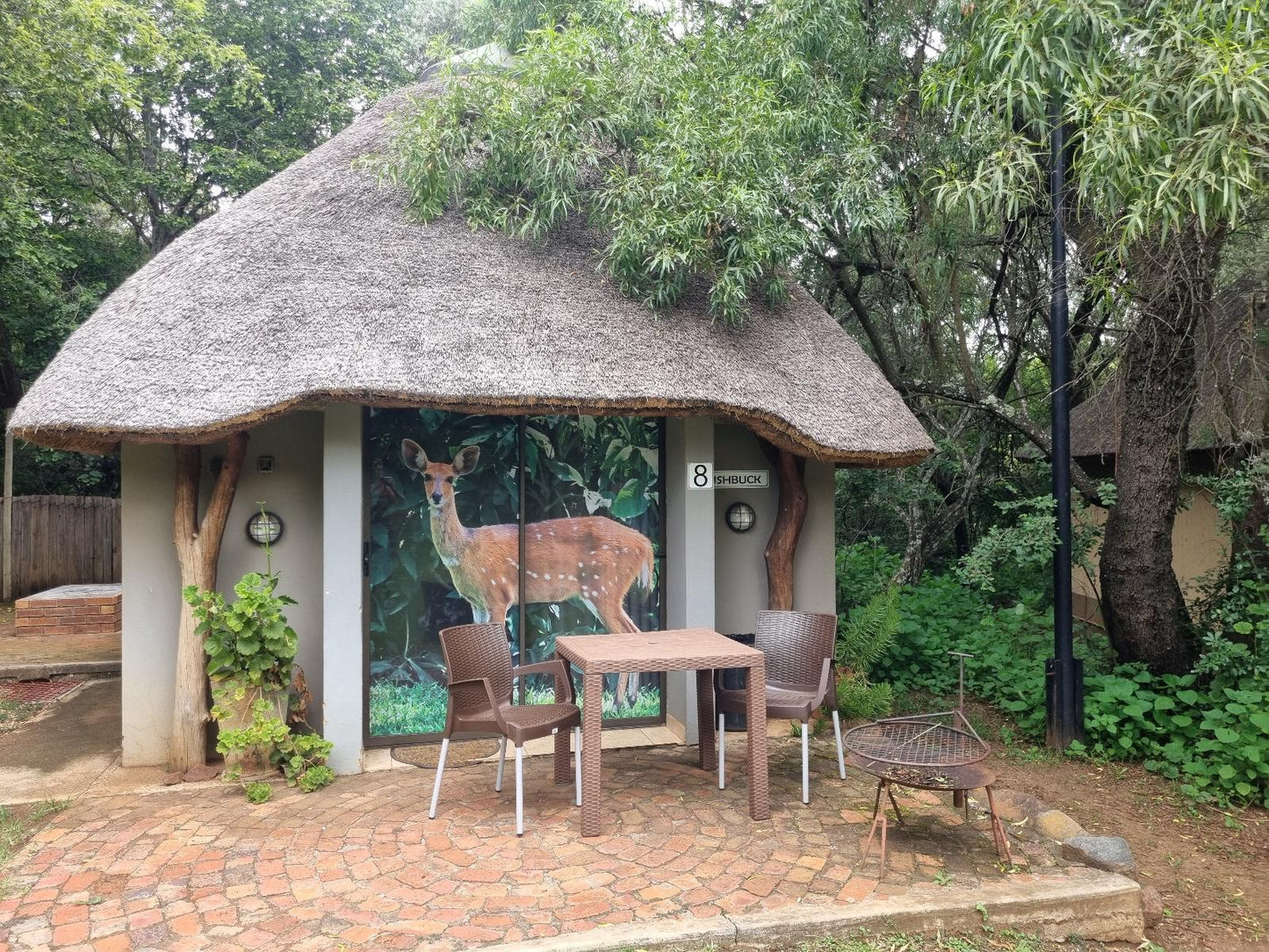 Bushbuck Chalet with garden view @ Kareekloof Game Farm