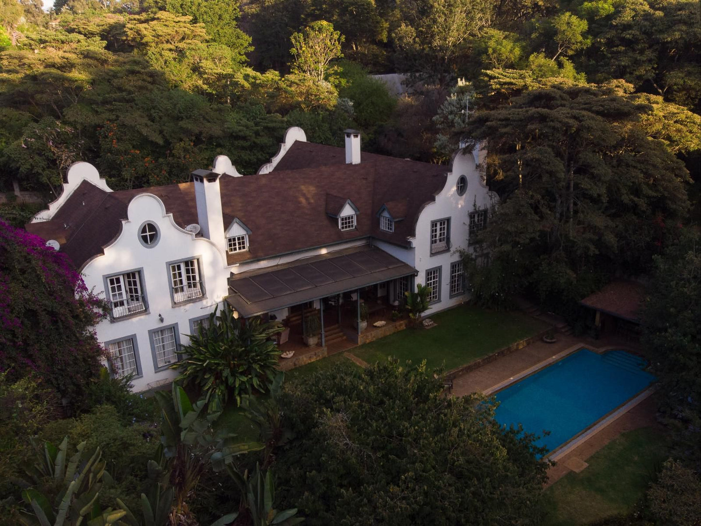 Karen Gables, Building, Architecture, House, Garden, Nature, Plant, Swimming Pool