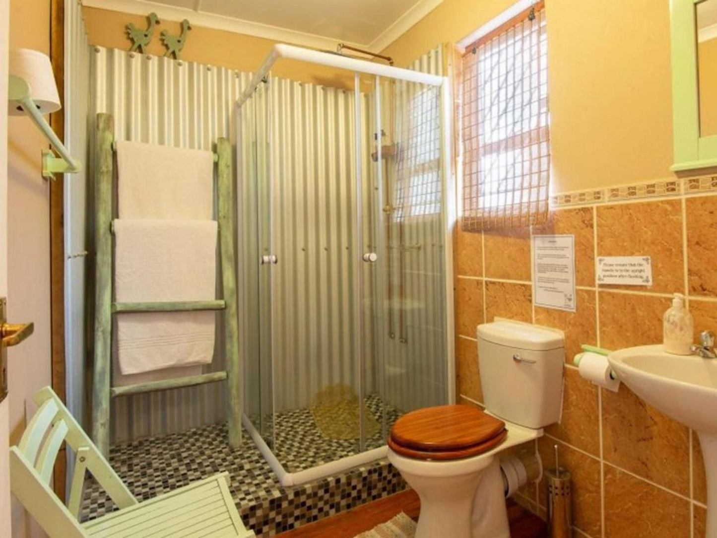 Karoo Life Bed & Breakfast, Upstairs Standard Double Room, Bathroom