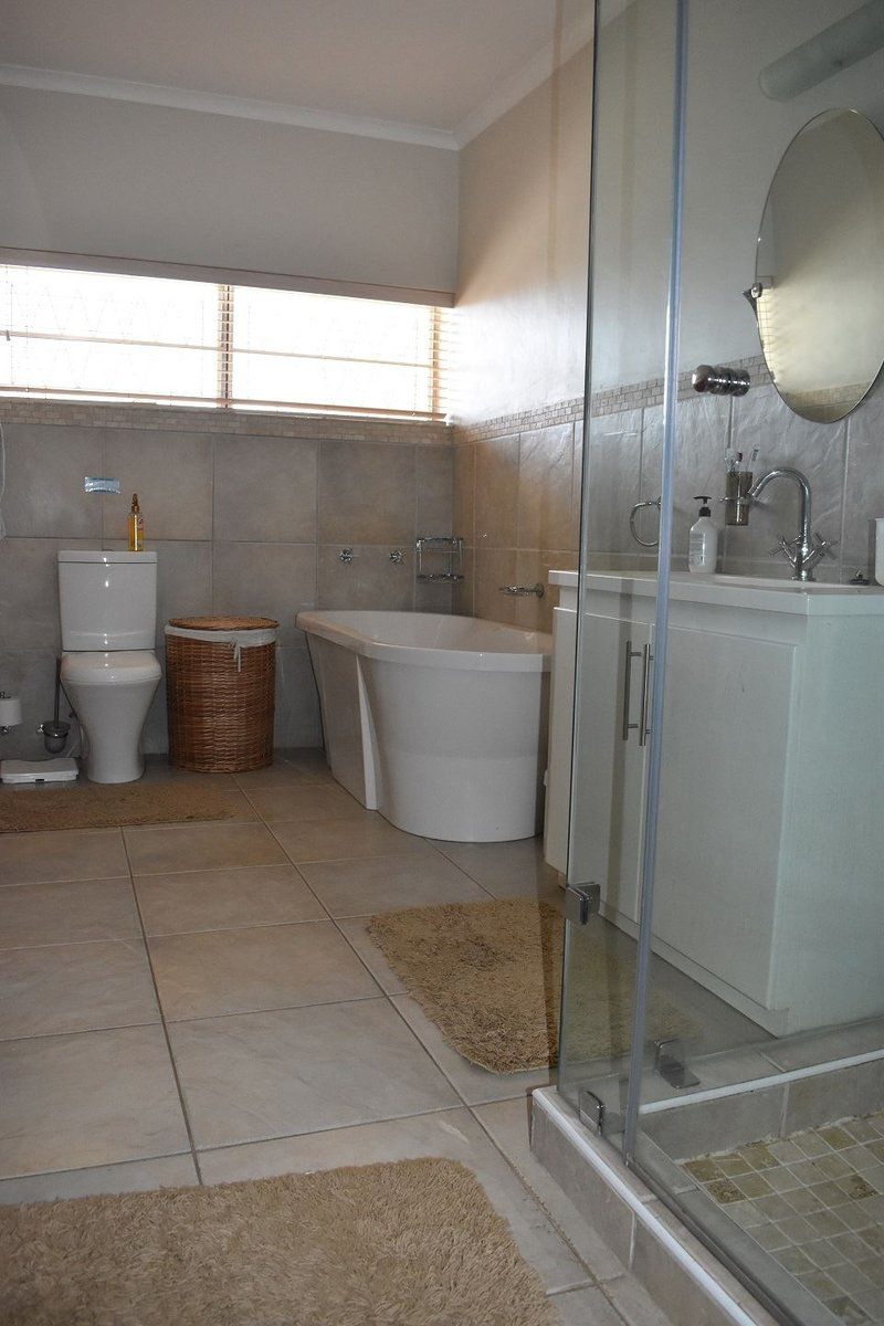 Karoo Living Oudtshoorn Western Cape South Africa Unsaturated, Bathroom