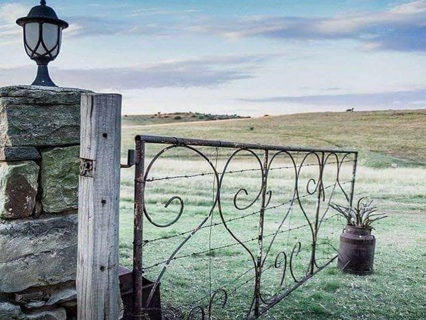 Kasteelkop Guestfarm, Gate, Architecture