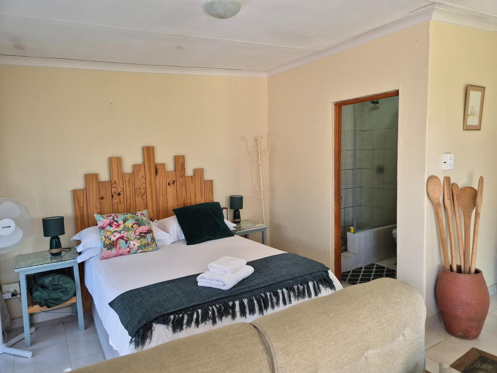 Katikati Eco Lodge, Unit 1 - KatiKati Eco Lodge, Bedroom