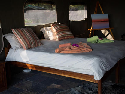 Kayova River Lodge, Luxury Twin Tent, Bedroom