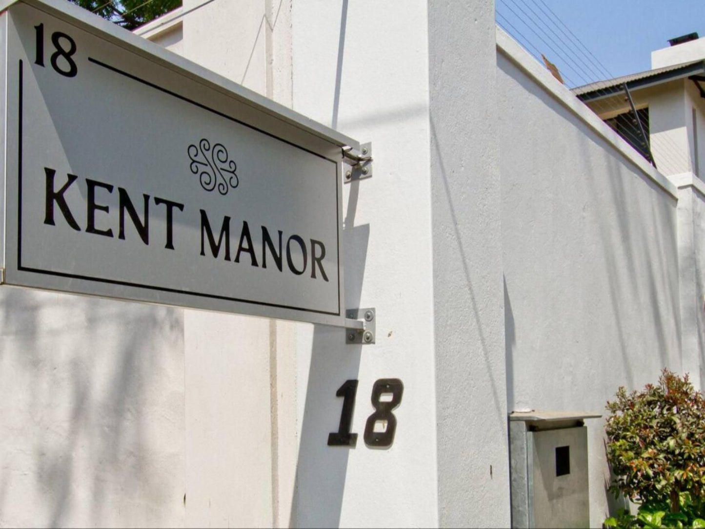 Kent Manor Guest Suites, Facade, Building, Architecture, House, Sign