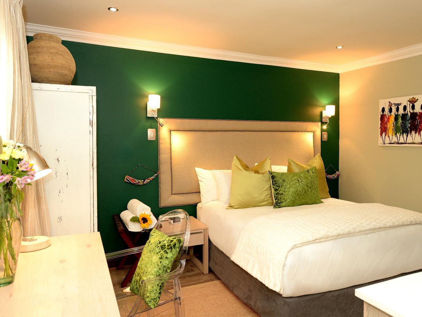 Kgarebana Boutique Guesthouse, Classic Queen Self-Catering Suite, Colorful, Bedroom