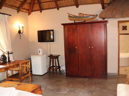 Deluxe Double Room with Bath & Shower @ Khaya Africa