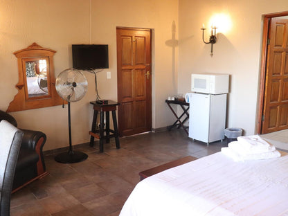 Double room with Bath & Shower & Patio @ Khaya Africa