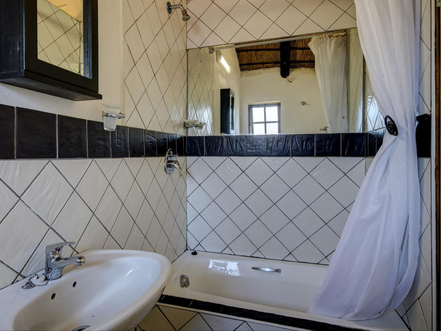 Khaya La Manzi Guest Lodge And Conferencing Hibberdene Kwazulu Natal South Africa Bathroom