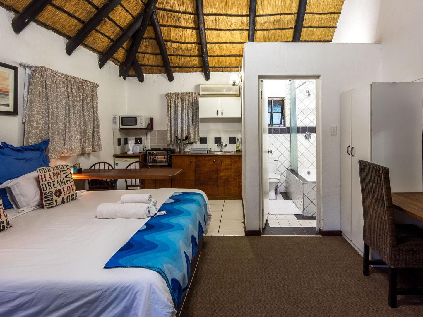 Bachelor apartment 1 @ Khaya La Manzi Guest Lodge & Conferencing