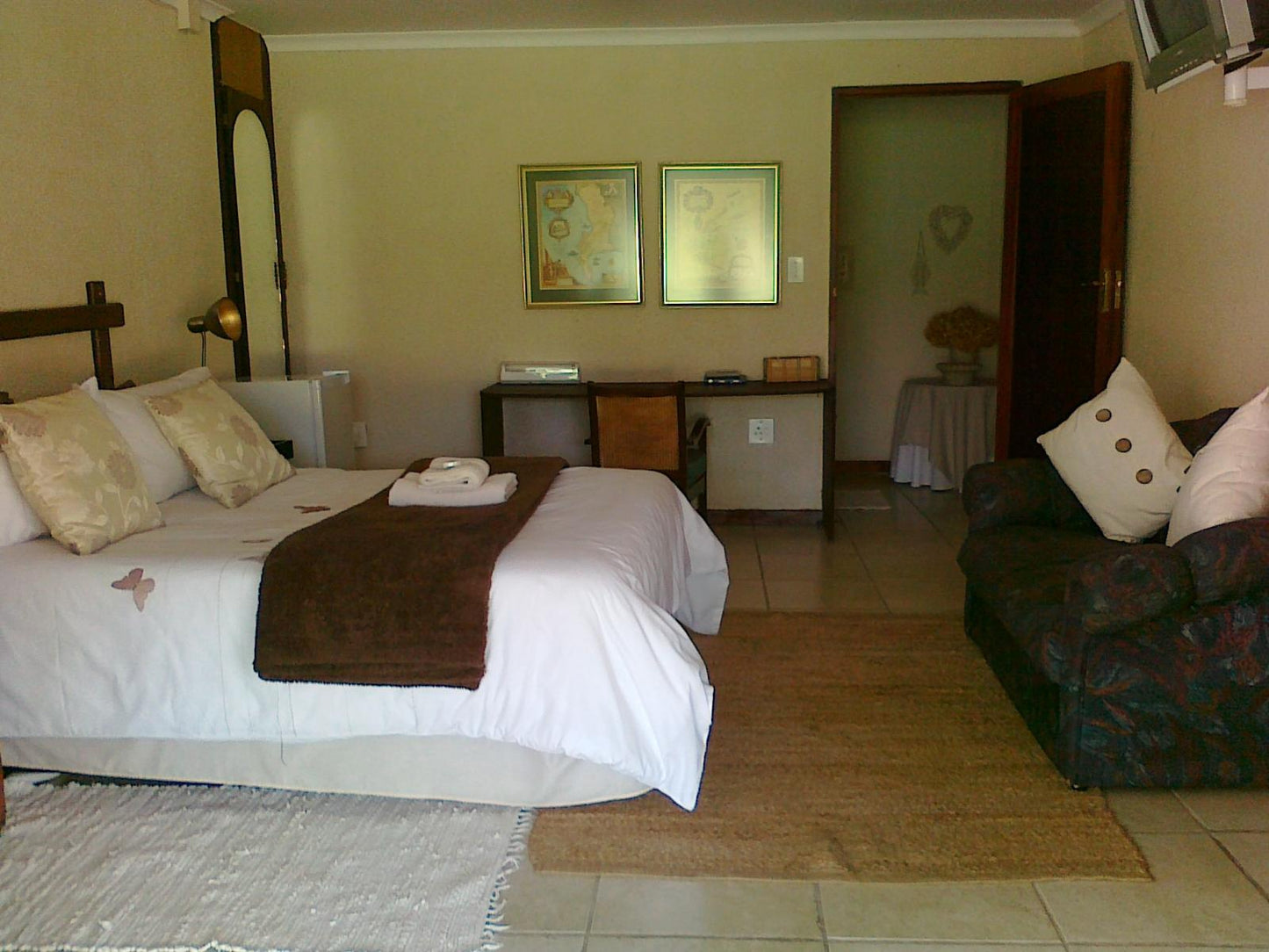 Double Room @ Khokha Moya Guest House