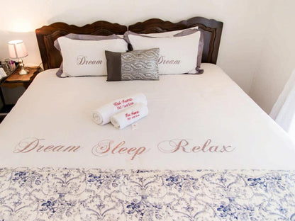 Khol Newman Bandb And Guest House Queenstown Eastern Cape South Africa Cake, Bakery Product, Food, Place Cover, Bedroom