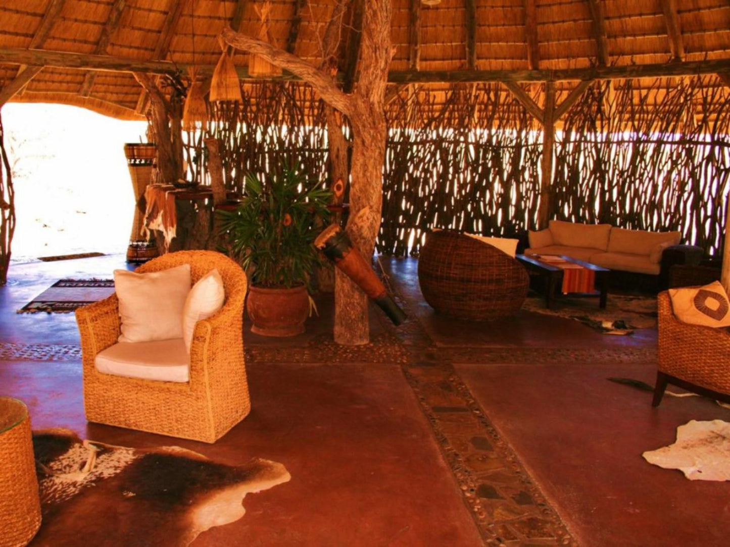 Khowarib Lodge, Colorful