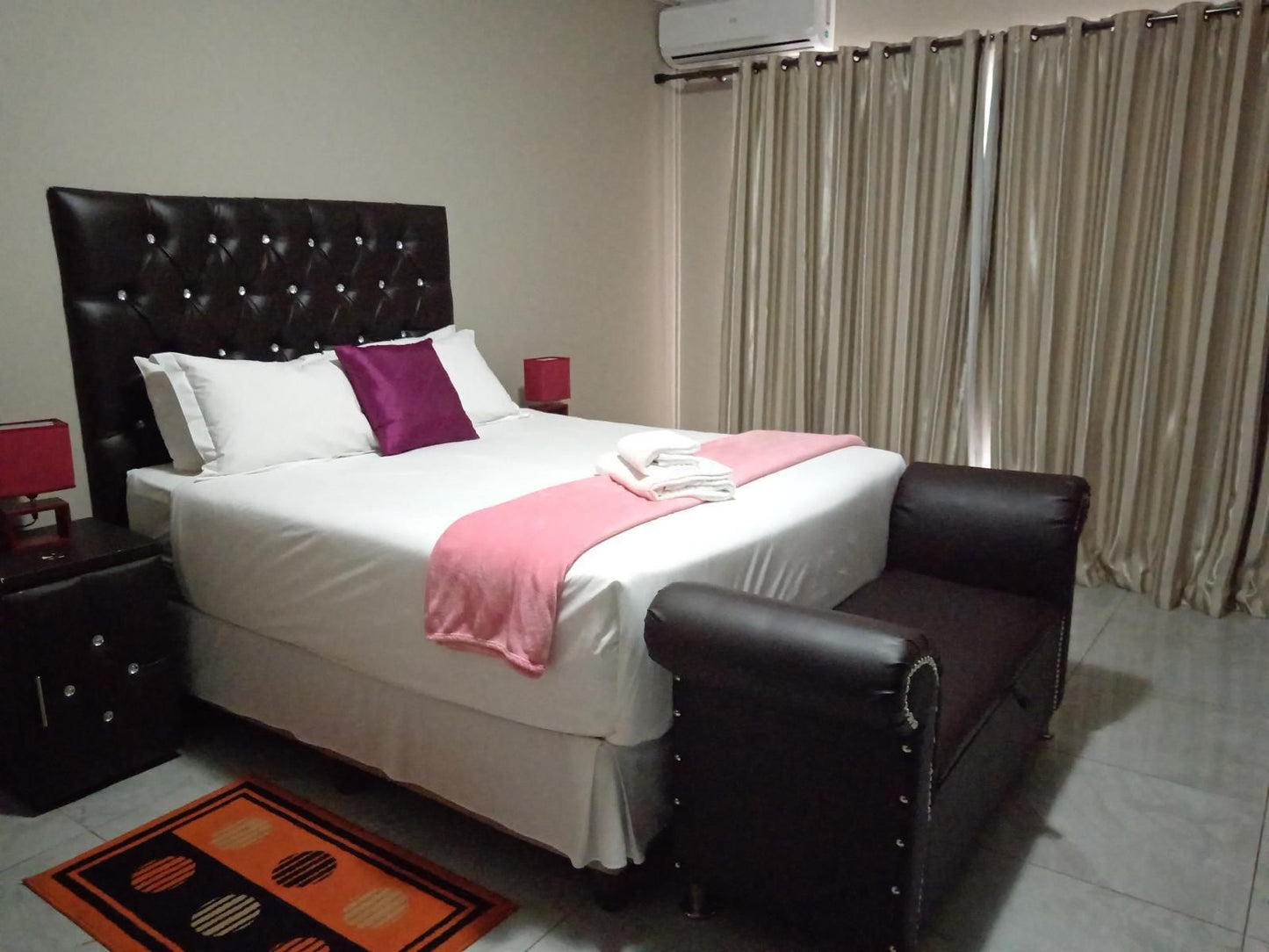 Khutso Boutique Hotel, Standard Queen Room, Bedroom