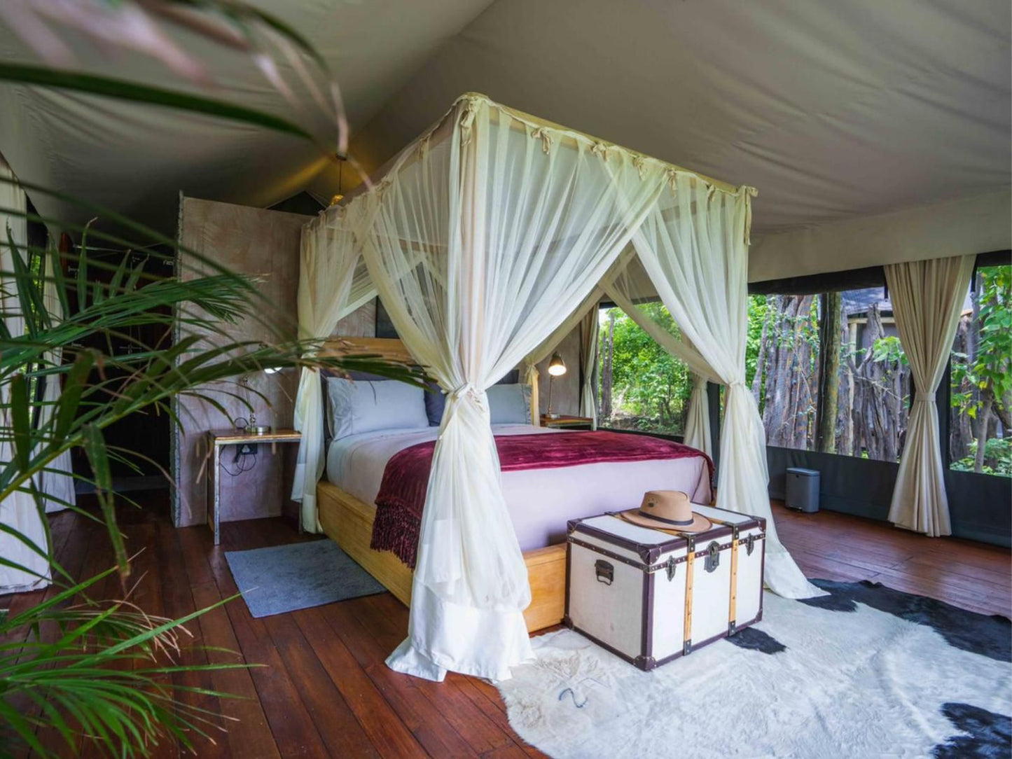 Khwai Expeditions Camp, Twin Room with Balcony, Bedroom