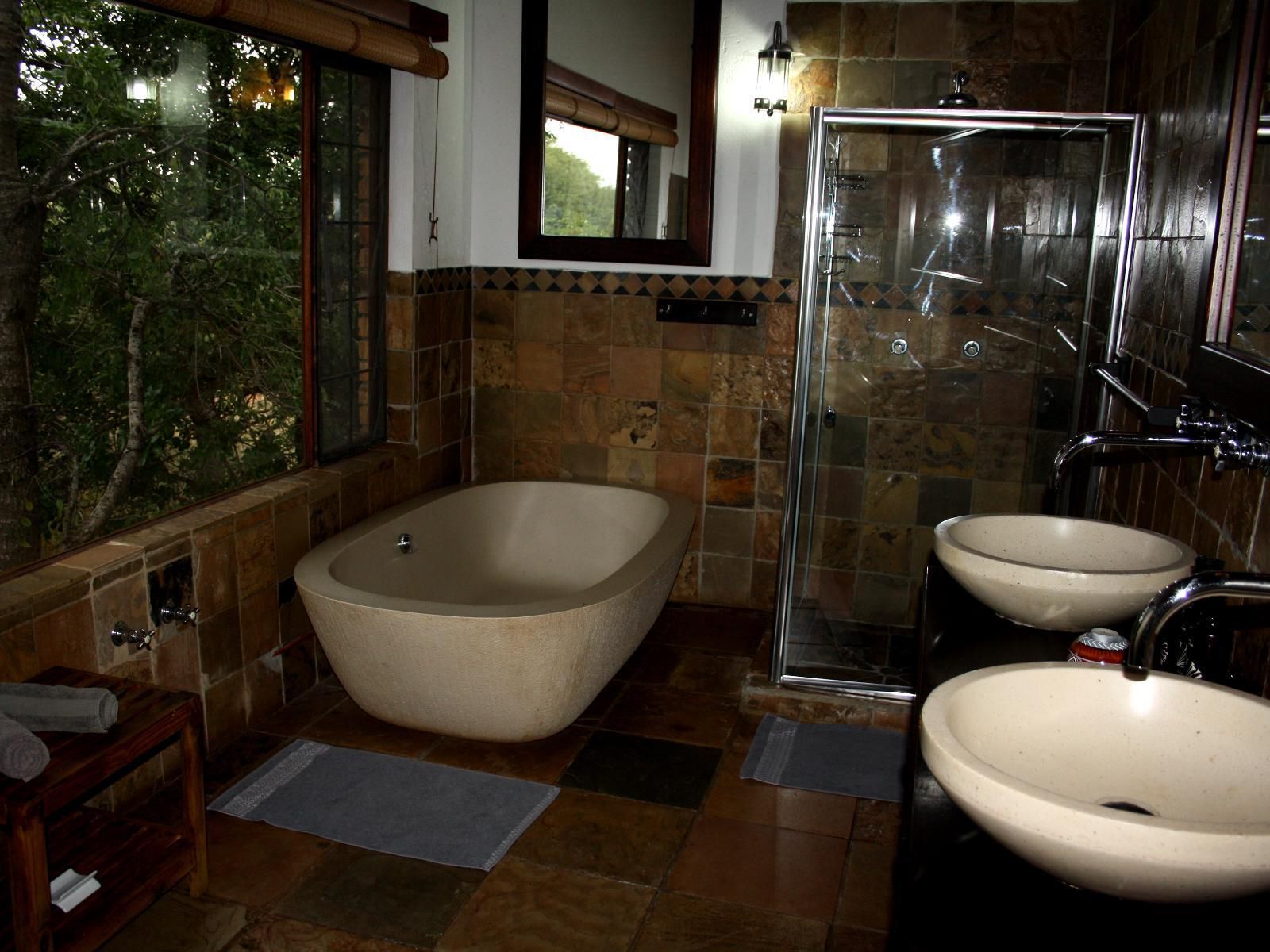 Kierieklapper River House Marloth Park Mpumalanga South Africa Bathroom