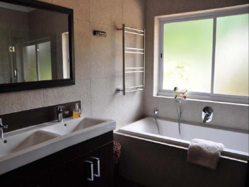 Kierie Kwaak Self Catering Cottages Stellenbosch Western Cape South Africa Bathroom
