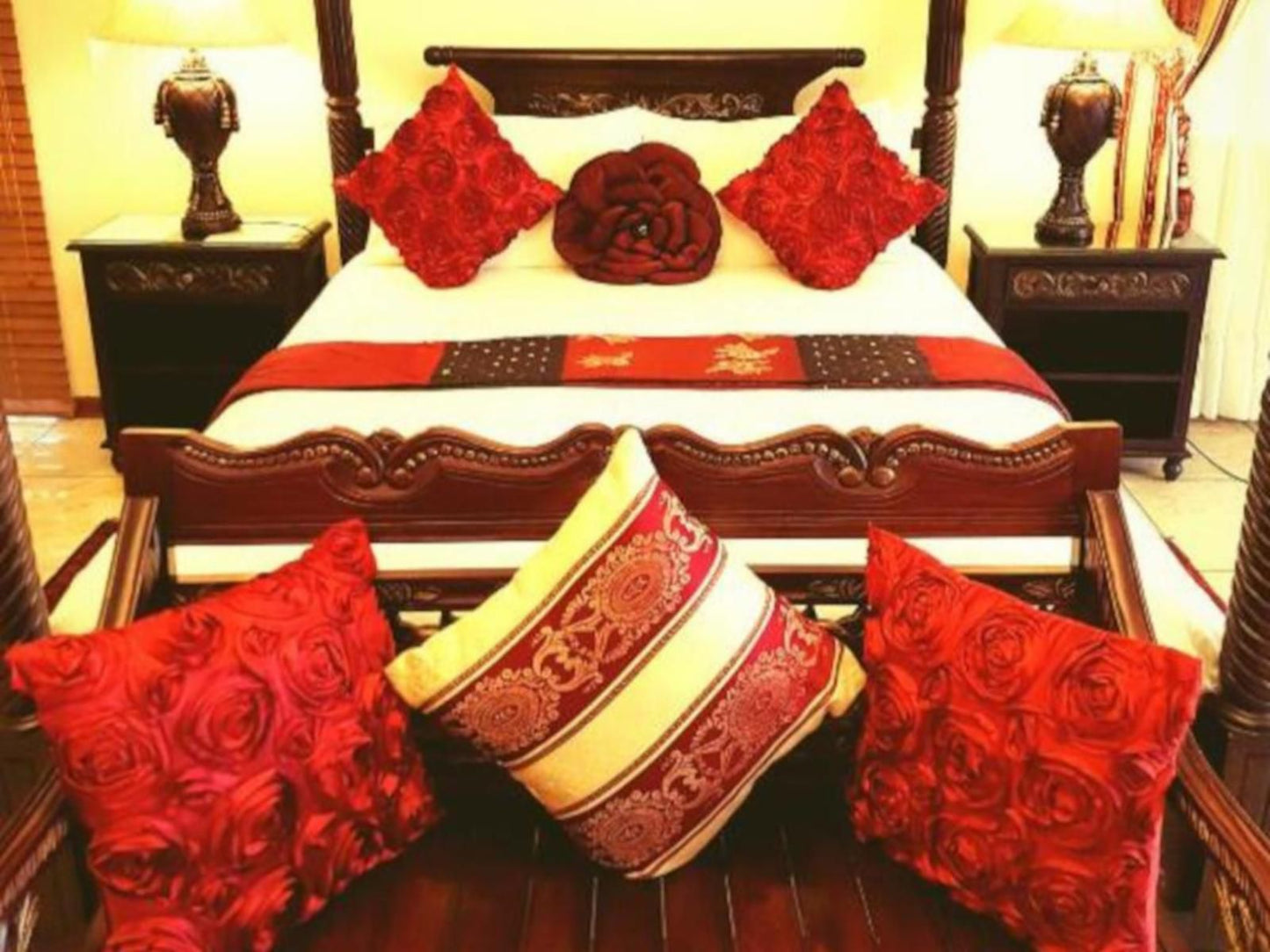 Kimberley Manor Guesthouse, 3. Honeymoon Suite, Colorful