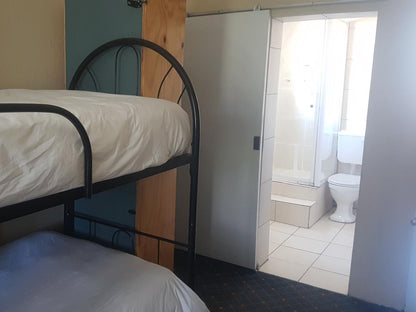 Rm4-Female Dorm 6 sleeper En suite @ Kimbo Lodge Backpackers