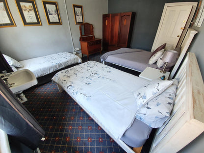 Rm7-Four Sleeper non- en suite @ Kimbo Lodge Backpackers