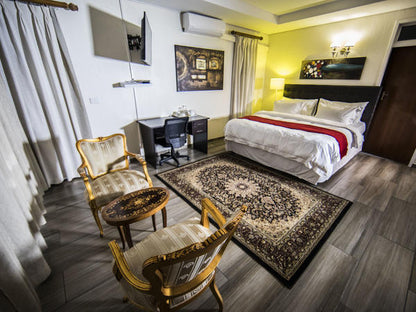 Deluxe King Suite @ Kingfisher Lodge