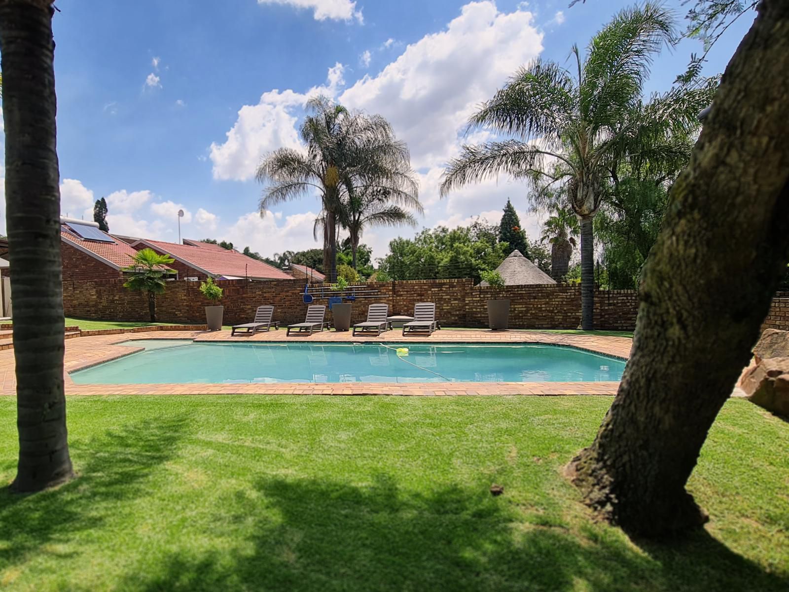 Klein Bosveld Guesthouse Die Heuwel Witbank Emalahleni Mpumalanga South Africa Complementary Colors, House, Building, Architecture, Palm Tree, Plant, Nature, Wood, Garden, Swimming Pool