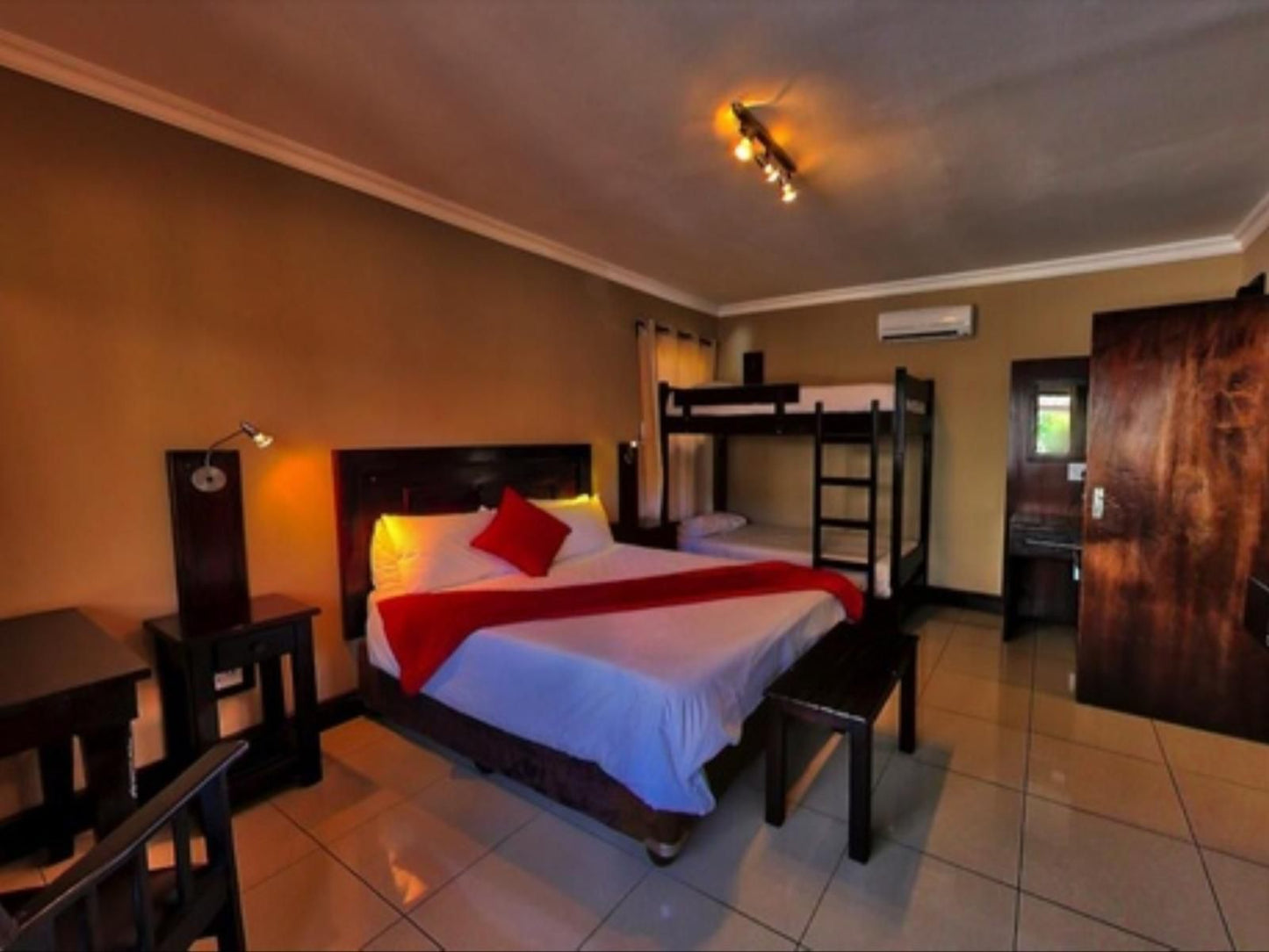 Klein Windhoek Guesthouse, Self-Catering (5 PAX), Bedroom