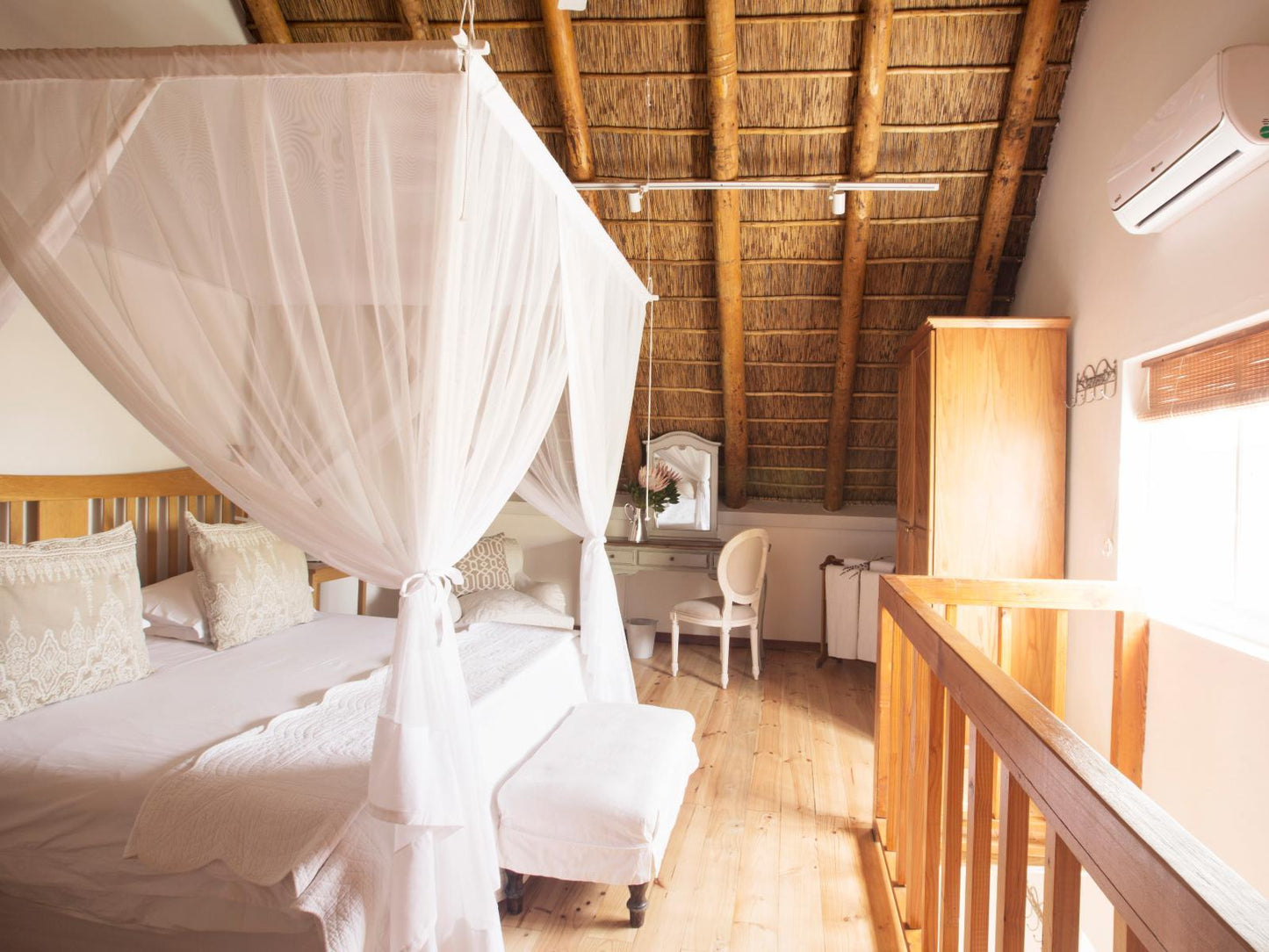 Thatched Suite @ Klein Waterval Riverside Lodge