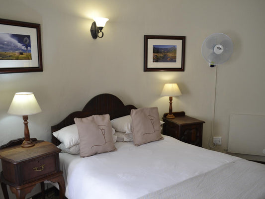 Double bedded room @ Klip River Country Estate