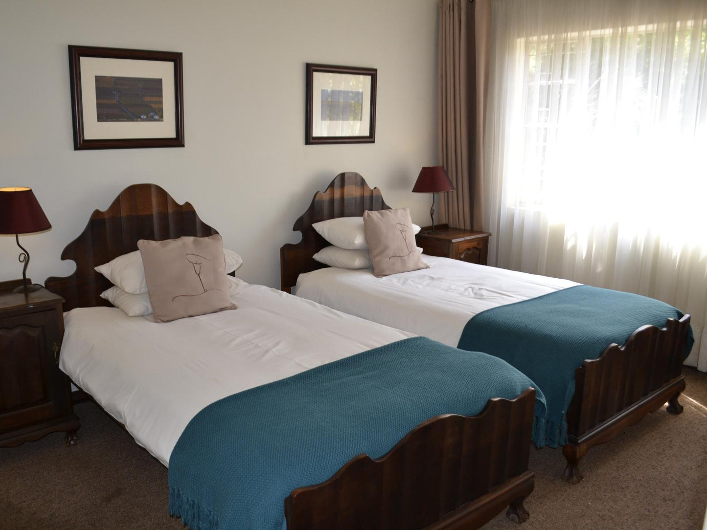 Twin bedded room @ Klip River Country Estate
